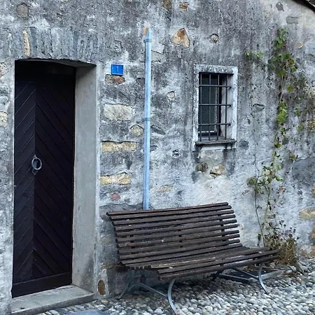 Idyllisches Rustico Im Verkehrsfreien Dorfkern Zur Alleinbenuetzung * Gambarogno